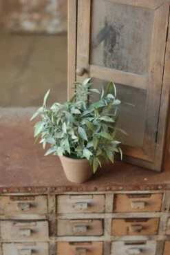 11" Gatehouse Herb Pot, No 4