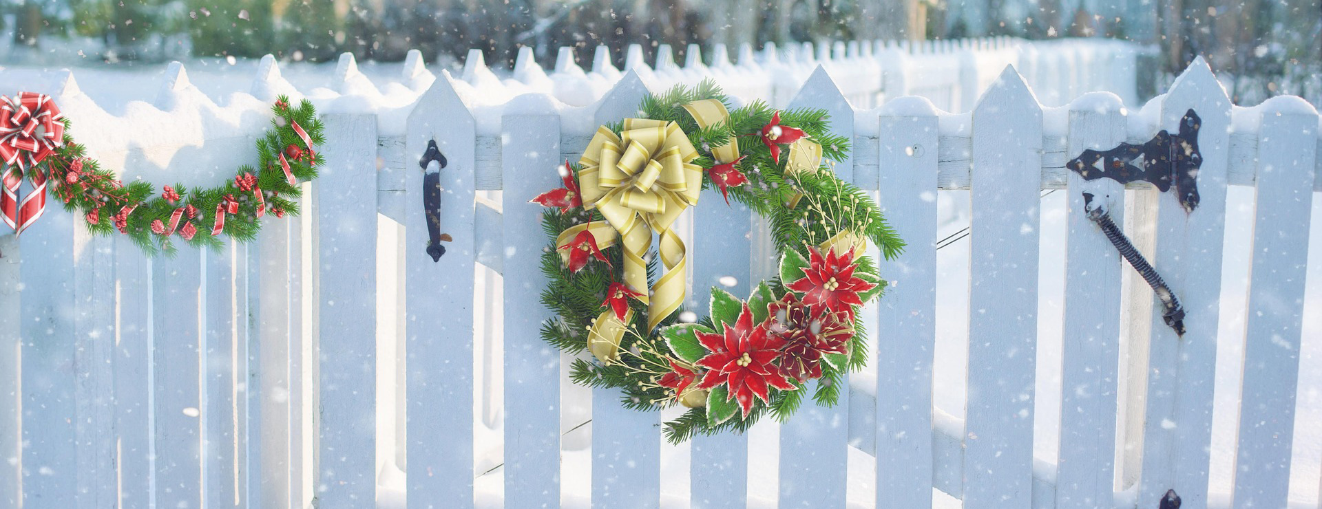 Front Page 3 Front Page -Home Decor Shop christmas wreath on fence 1913898 1920